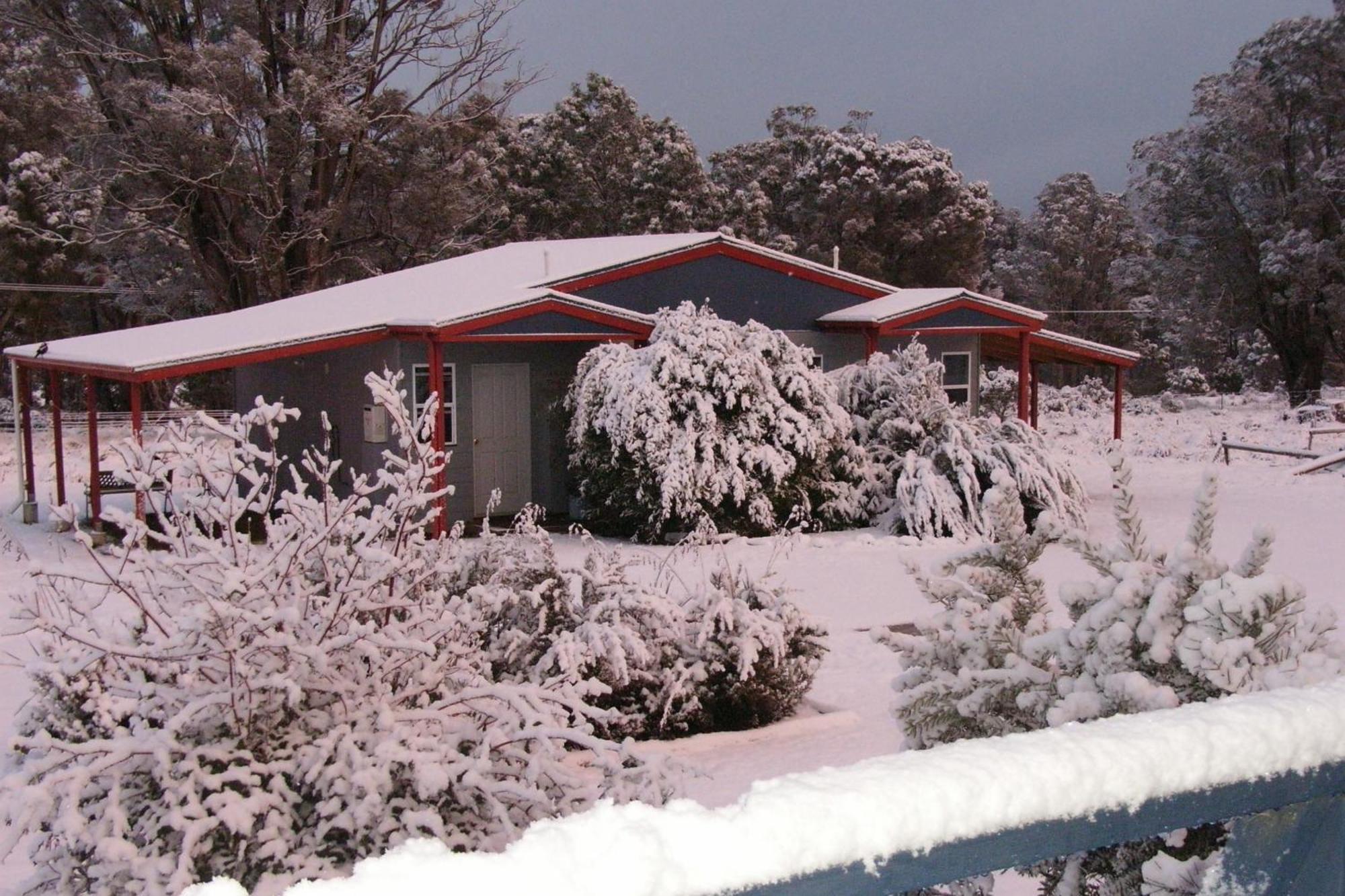 Highland Cabins And Cottages At Bronte Park Номер фото
